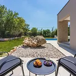 Villa Deluxe *
