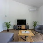 Villa Deluxe