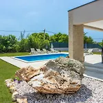 Deluxe Villa *