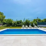 Villa Deluxe Trget