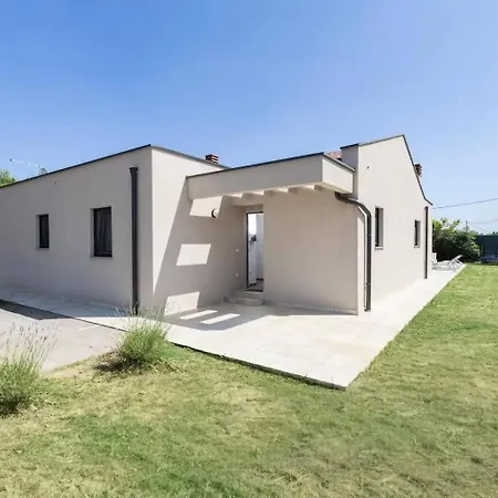 Villa Deluxe