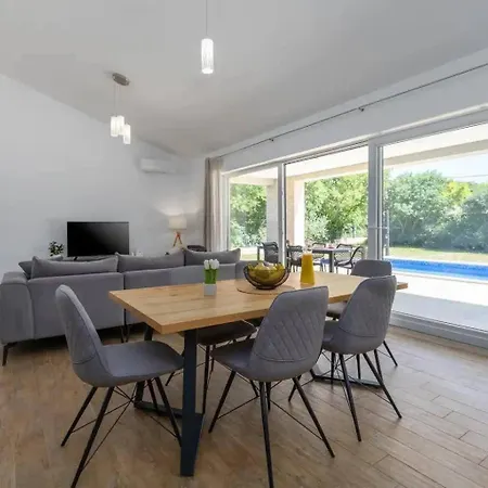 Deluxe Villa