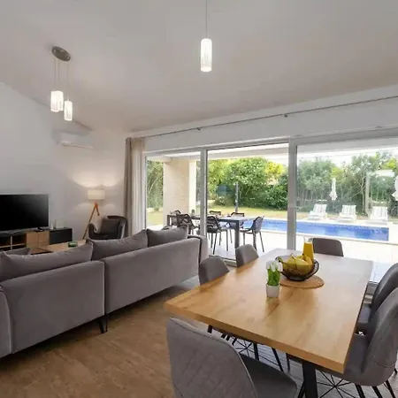 Deluxe Villa Trget